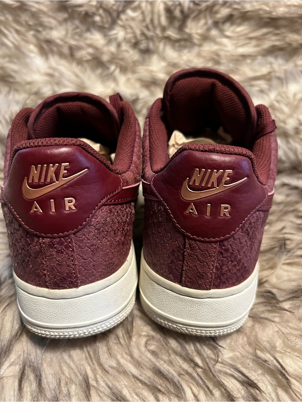Nike Air Force 1 Men's Sneakers in Burgundy with Gold Accents Sz 9.5 - Picture 10 of 15